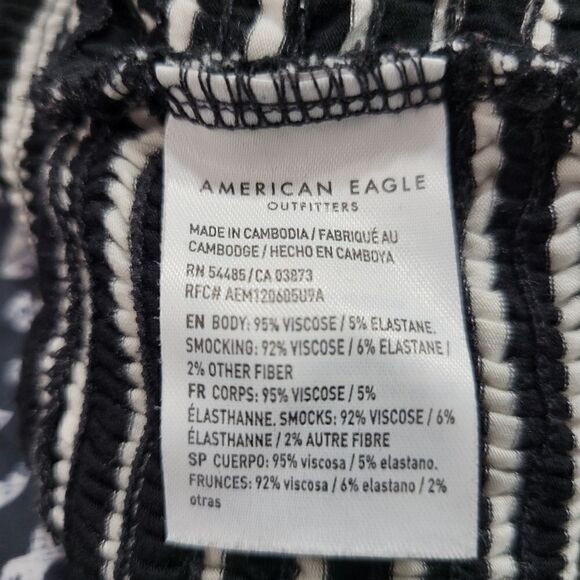 American Eagle Soft and Sexy Black & White Two Tone Striped Summer Chic Crop Top - Picture 4 of 5